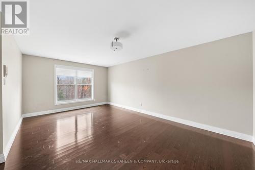 1034 Oak Meadow Road, Oakville, ON - Indoor Photo Showing Other Room