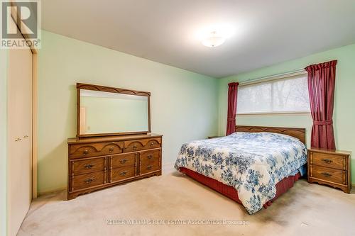 606 Sheraton Road, Burlington, ON - Indoor Photo Showing Bedroom