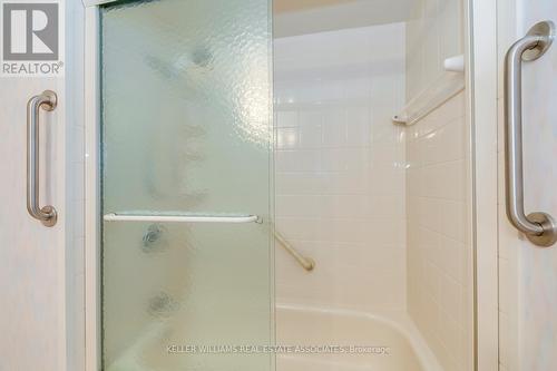 606 Sheraton Road, Burlington, ON - Indoor Photo Showing Bathroom