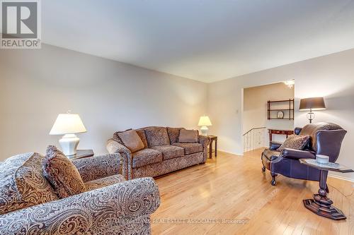 606 Sheraton Road, Burlington, ON - Indoor Photo Showing Living Room