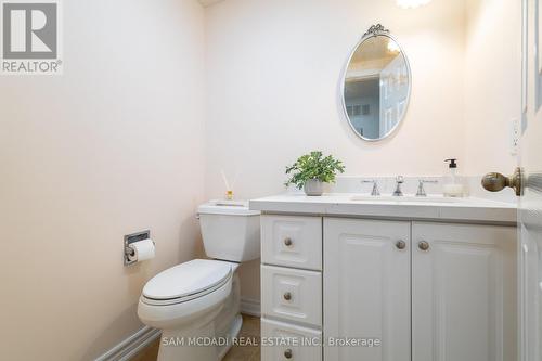 1624 Howat Cres Crescent, Mississauga, ON - Indoor Photo Showing Bathroom