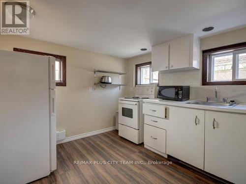 1 - 26 Victoria Street, Toronto, ON - Indoor Photo Showing Kitchen