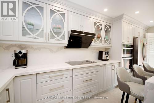 953 Focal Road, Mississauga, ON - Indoor Photo Showing Kitchen