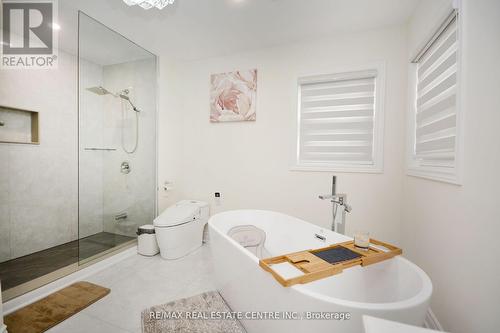 953 Focal Road, Mississauga, ON - Indoor Photo Showing Bathroom