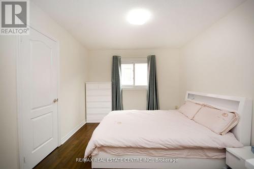 953 Focal Road, Mississauga, ON - Indoor Photo Showing Bedroom