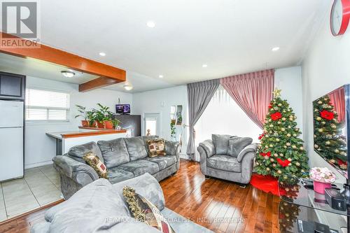 52 Crawford Drive, Brampton, ON - Indoor Photo Showing Living Room