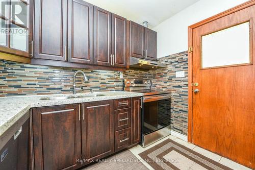 52 Crawford Drive, Brampton, ON - Indoor Photo Showing Kitchen