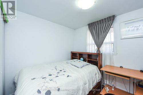 52 Crawford Drive, Brampton, ON - Indoor Photo Showing Bedroom