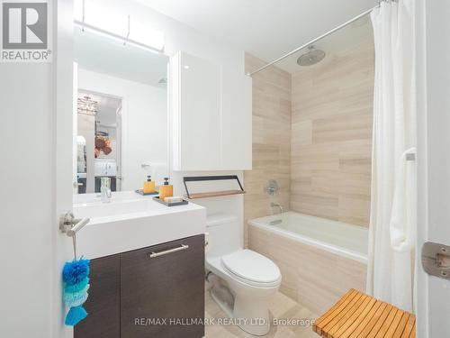 526 - 90 Broadview Avenue, Toronto, ON - Indoor Photo Showing Bathroom