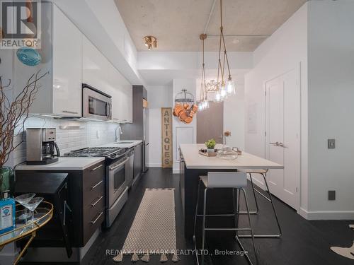 526 - 90 Broadview Avenue, Toronto, ON - Indoor Photo Showing Kitchen With Upgraded Kitchen