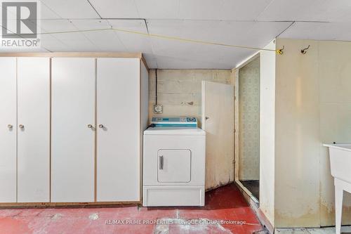 174 Gamble Avenue, Toronto, ON - Indoor Photo Showing Laundry Room