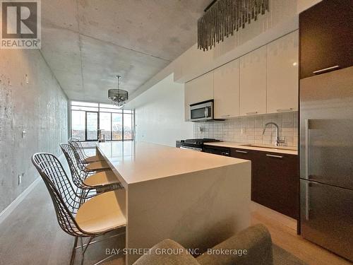 636 - 90 Broadview Avenue, Toronto, ON - Indoor Photo Showing Kitchen