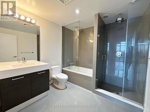 636 - 90 Broadview Avenue, Toronto, ON - Indoor Photo Showing Bathroom