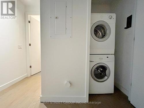 636 - 90 Broadview Avenue, Toronto, ON - Indoor Photo Showing Laundry Room