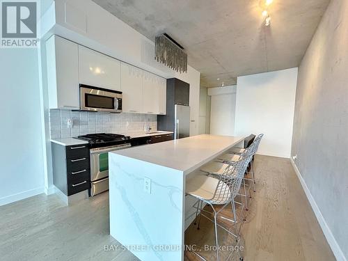 636 - 90 Broadview Avenue, Toronto, ON - Indoor Photo Showing Kitchen