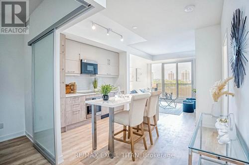 411 - 38 Simcoe Promenade, Markham, ON - Indoor Photo Showing Dining Room