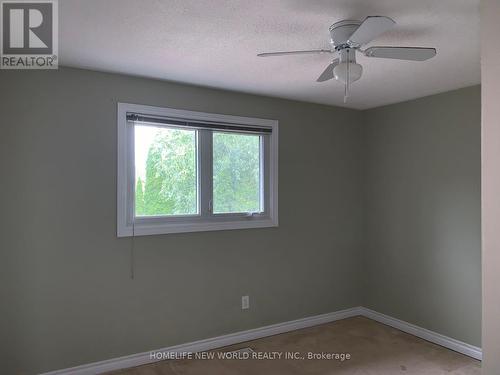 33 Ashfield Drive, Richmond Hill, ON - Indoor Photo Showing Other Room