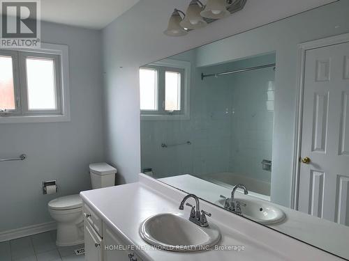 33 Ashfield Drive, Richmond Hill, ON - Indoor Photo Showing Bathroom