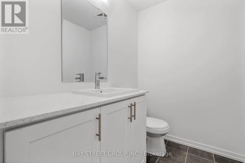 18 - 22 Lytham Green Circle, Newmarket, ON - Indoor Photo Showing Bathroom