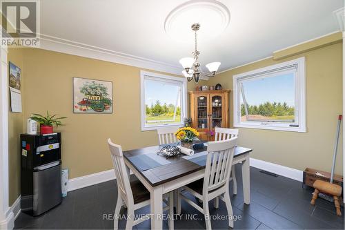 3252 15Th Side Road, New Tecumseth, ON - Indoor Photo Showing Dining Room