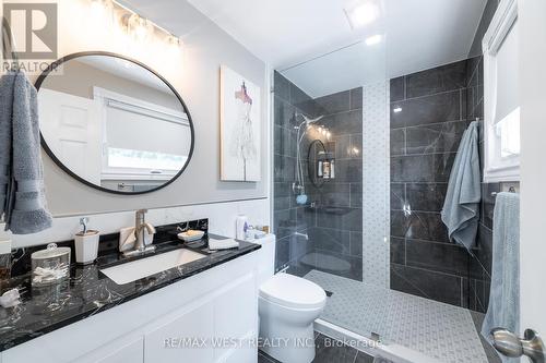 3252 15Th Side Road, New Tecumseth, ON - Indoor Photo Showing Bathroom