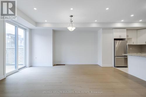 20 William Shearn Crescent, Markham, ON - Indoor Photo Showing Kitchen