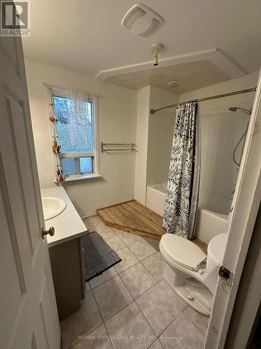 18 Joel Avenue, Georgina, ON - Indoor Photo Showing Bathroom