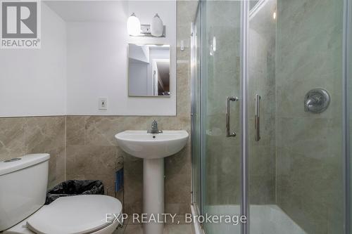 17 Orok Lane, Barrie, ON - Indoor Photo Showing Bathroom