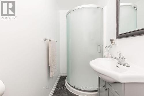 18 Christie Crescent, Barrie, ON - Indoor Photo Showing Bathroom