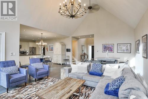 51 Ridge Avenue, Ramara, ON - Indoor Photo Showing Living Room