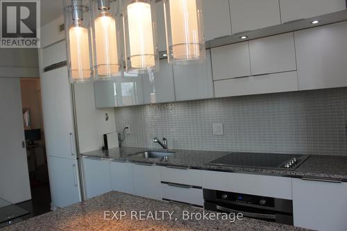 1807 - 110 Charles Street E, Toronto, ON - Indoor Photo Showing Kitchen With Upgraded Kitchen