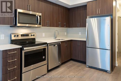 502 - 591 Sheppard Avenue E, Toronto, ON - Indoor Photo Showing Kitchen With Upgraded Kitchen