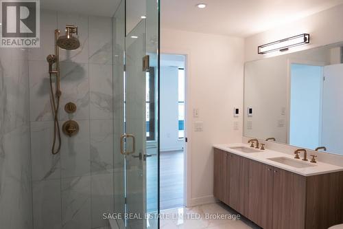 903 - 123 Portland Street, Toronto, ON - Indoor Photo Showing Bathroom