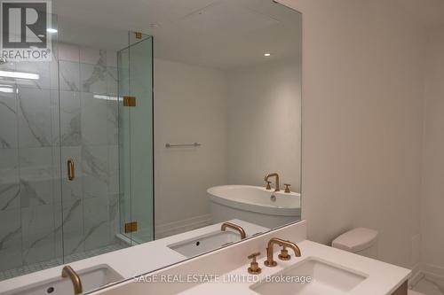 903 - 123 Portland Street, Toronto, ON - Indoor Photo Showing Bathroom