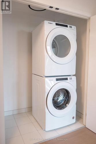 903 - 123 Portland Street, Toronto, ON - Indoor Photo Showing Laundry Room