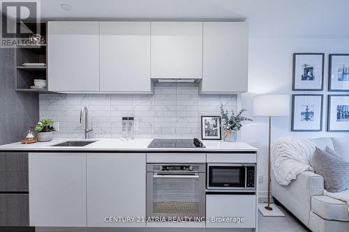 1210 - 55 Mercer Street, Toronto, ON - Indoor Photo Showing Kitchen