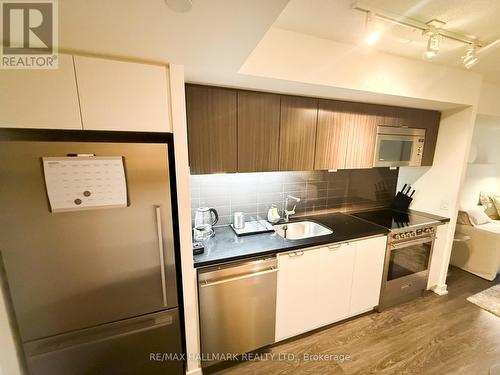 2909 - 85 Queens Wharf Road, Toronto, ON - Indoor Photo Showing Kitchen