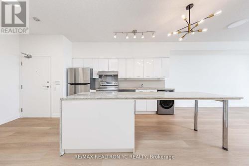 3015 - 29 Singer Court, Toronto, ON - Indoor Photo Showing Kitchen