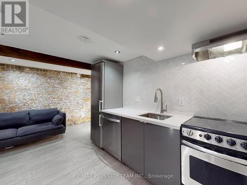 Lower - 153 Niagara Street, Toronto, ON - Indoor Photo Showing Kitchen