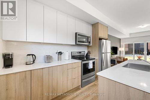 Laneway - 449 Lansdowne Avenue, Toronto, ON - Indoor Photo Showing Kitchen With Stainless Steel Kitchen