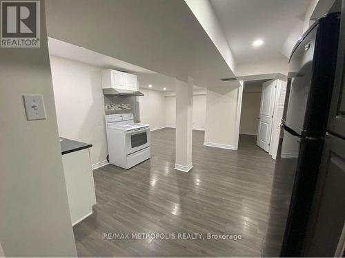 Bsmt - 1005 Meadowridge Crescent, Pickering, ON - Indoor Photo Showing Kitchen