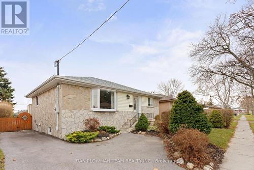 1451 Bala Drive, Oshawa, ON - Outdoor