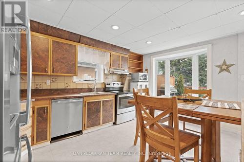 1451 Bala Drive, Oshawa, ON - Indoor Photo Showing Kitchen