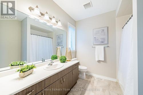 21 Kilmarnock Crescent, Whitby, ON - Indoor Photo Showing Bathroom