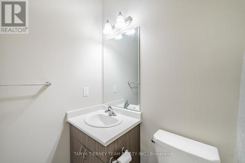 21 Kilmarnock Crescent, Whitby, ON - Indoor Photo Showing Bathroom