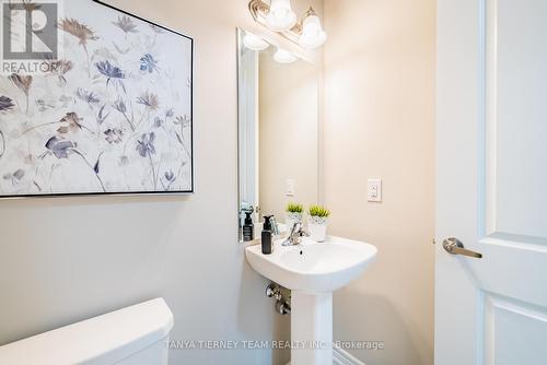 21 Kilmarnock Crescent, Whitby, ON - Indoor Photo Showing Bathroom