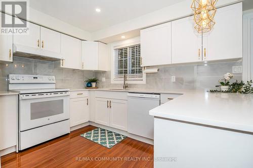 70 Tams Drive, Ajax, ON - Indoor Photo Showing Kitchen