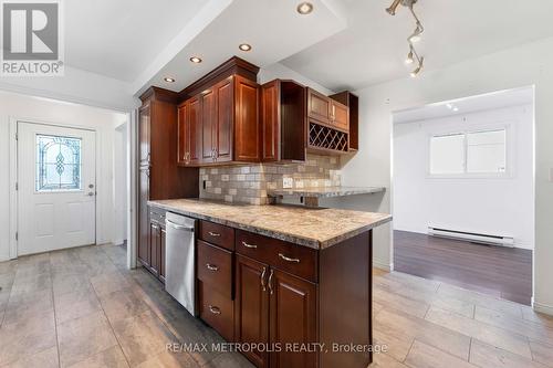 435 Wilson Road N, Oshawa, ON - Indoor Photo Showing Kitchen