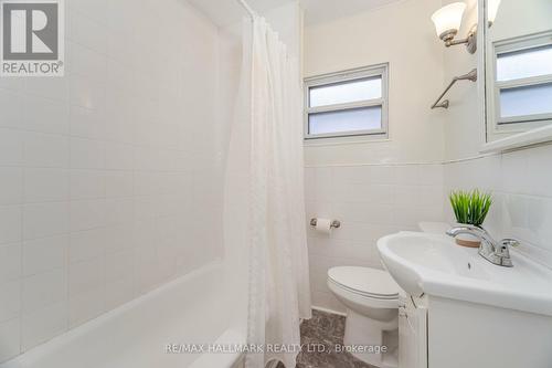 1029 Greenwood Avenue, Toronto, ON - Indoor Photo Showing Bathroom