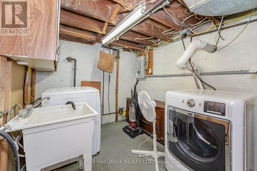 1029 Greenwood Avenue, Toronto, ON - Indoor Photo Showing Laundry Room